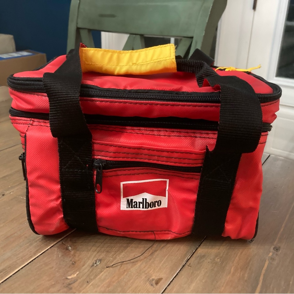 Vintage Marlboro Insulated Red Lunchbox Lunch Bag Travel Food Drink Cooler